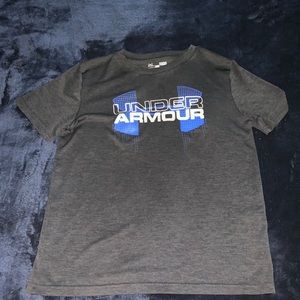 Boys youth Under Armour DriFit  shirt size large